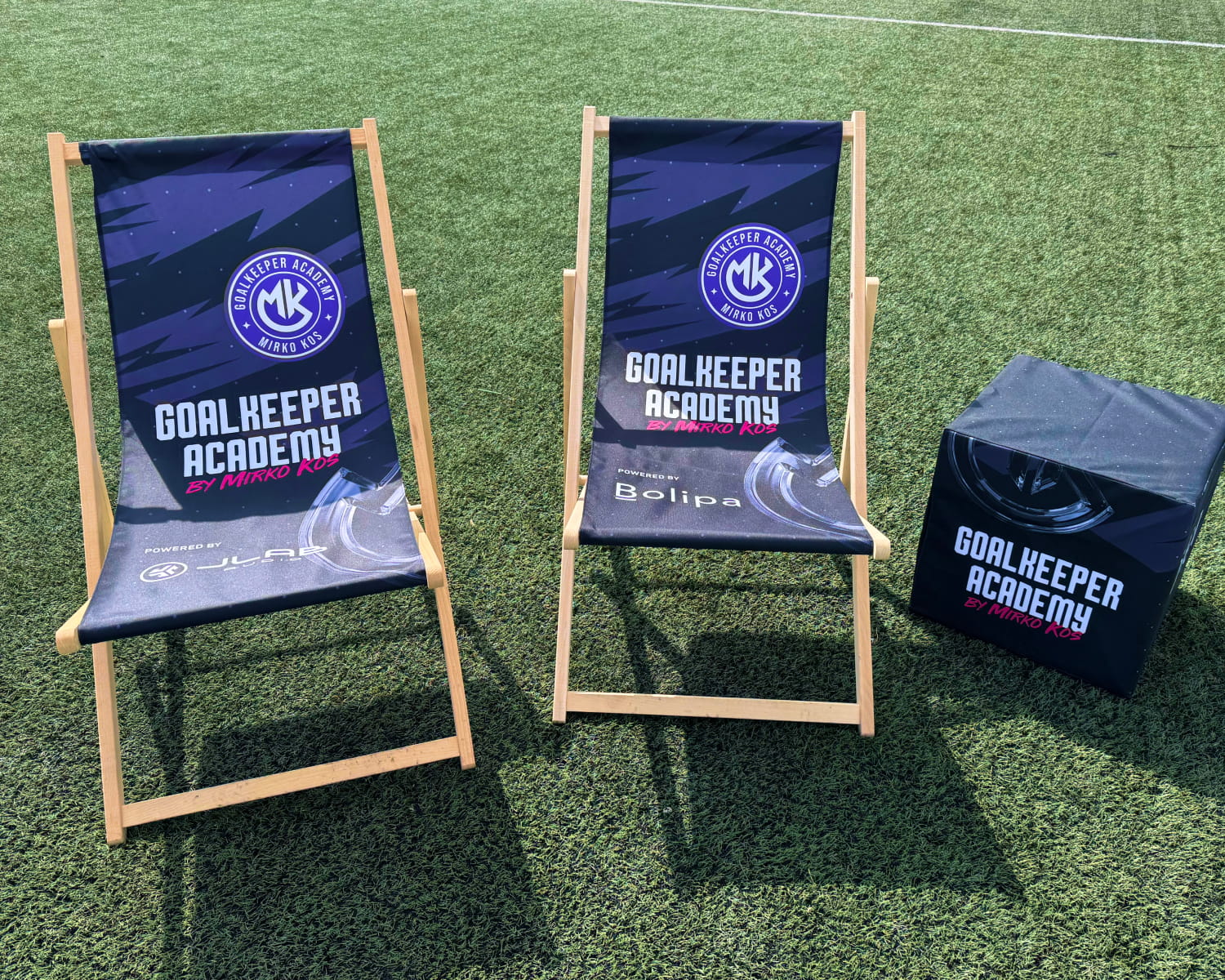 Liegestühle und Sitzwürfel Goalkeeper Academy