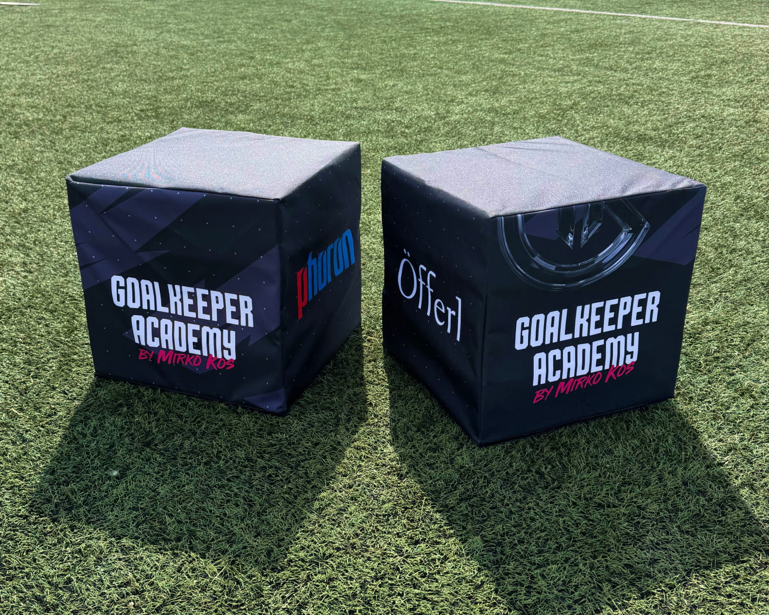 Bedruckte Sitzwürfel Goalkeeper Academy Mirko Kos