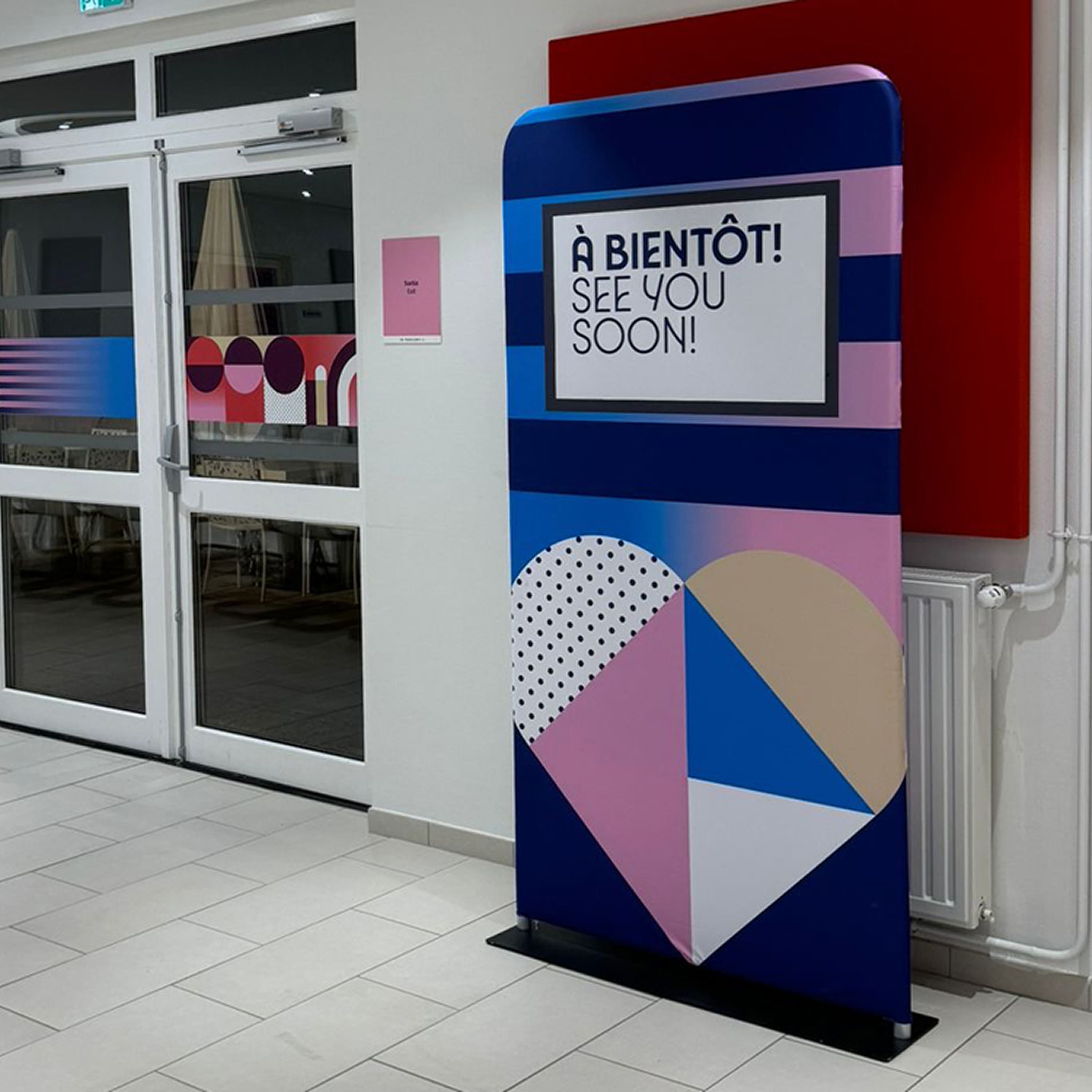 Werbeaufsteller Olympia mit Banner