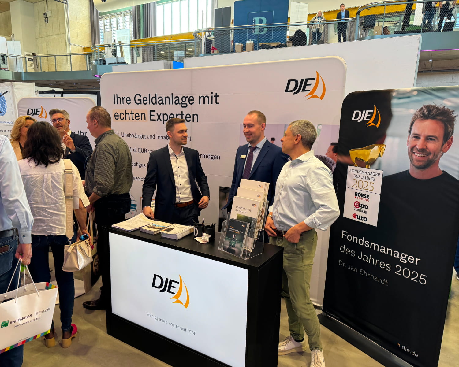 Messestand Finanzmesse München von DJE Kapital AG